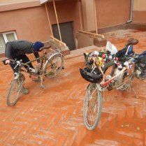 Bike maintenance in Nukus, 7 Nov 14